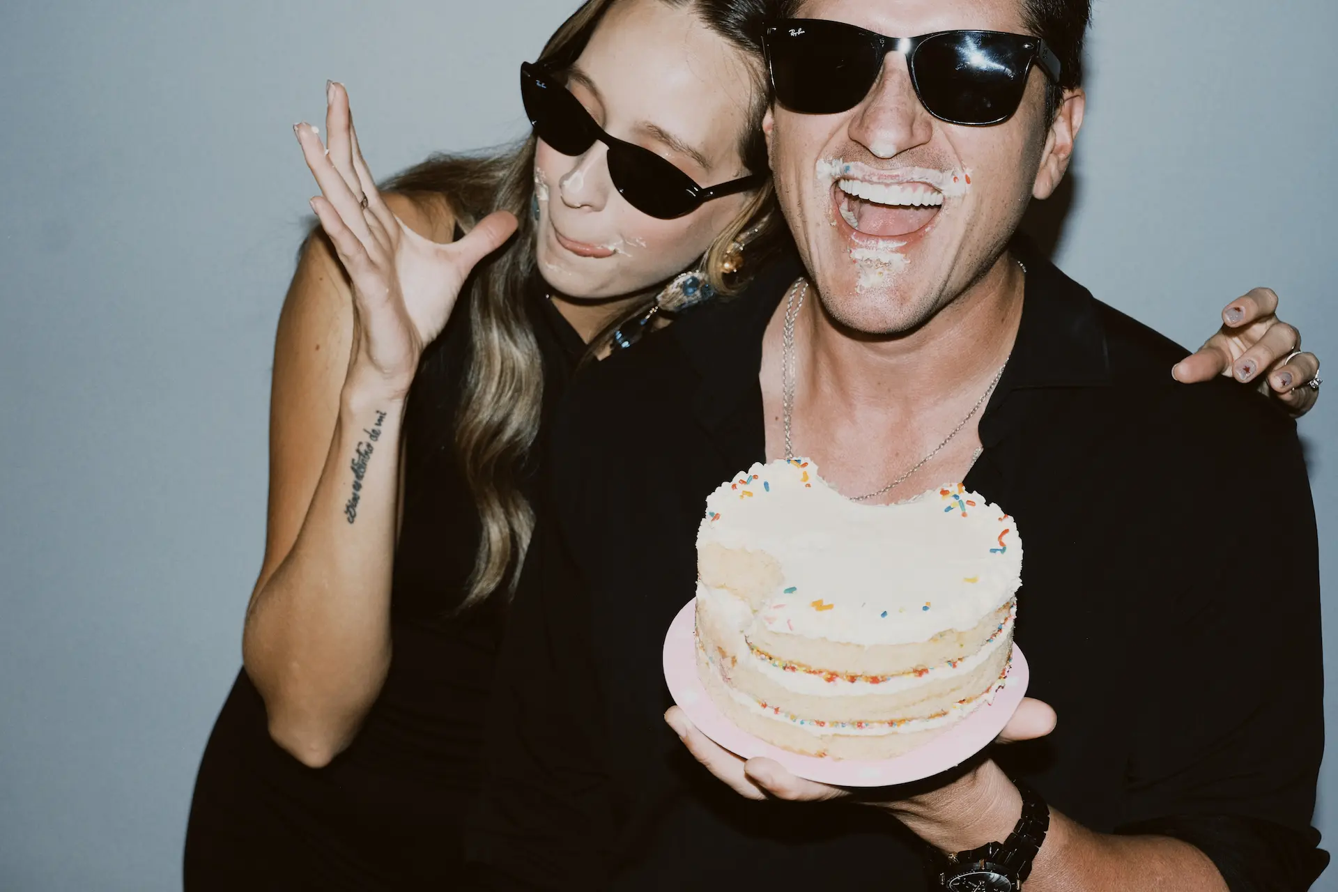 laura-olaya-juan-amaya-beso-romantico-boda-1